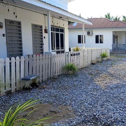 3D2N Rumah Hamka 2 Bilik - Rungkup Retreat - FREE Sunflower Garden (2 Rooms)