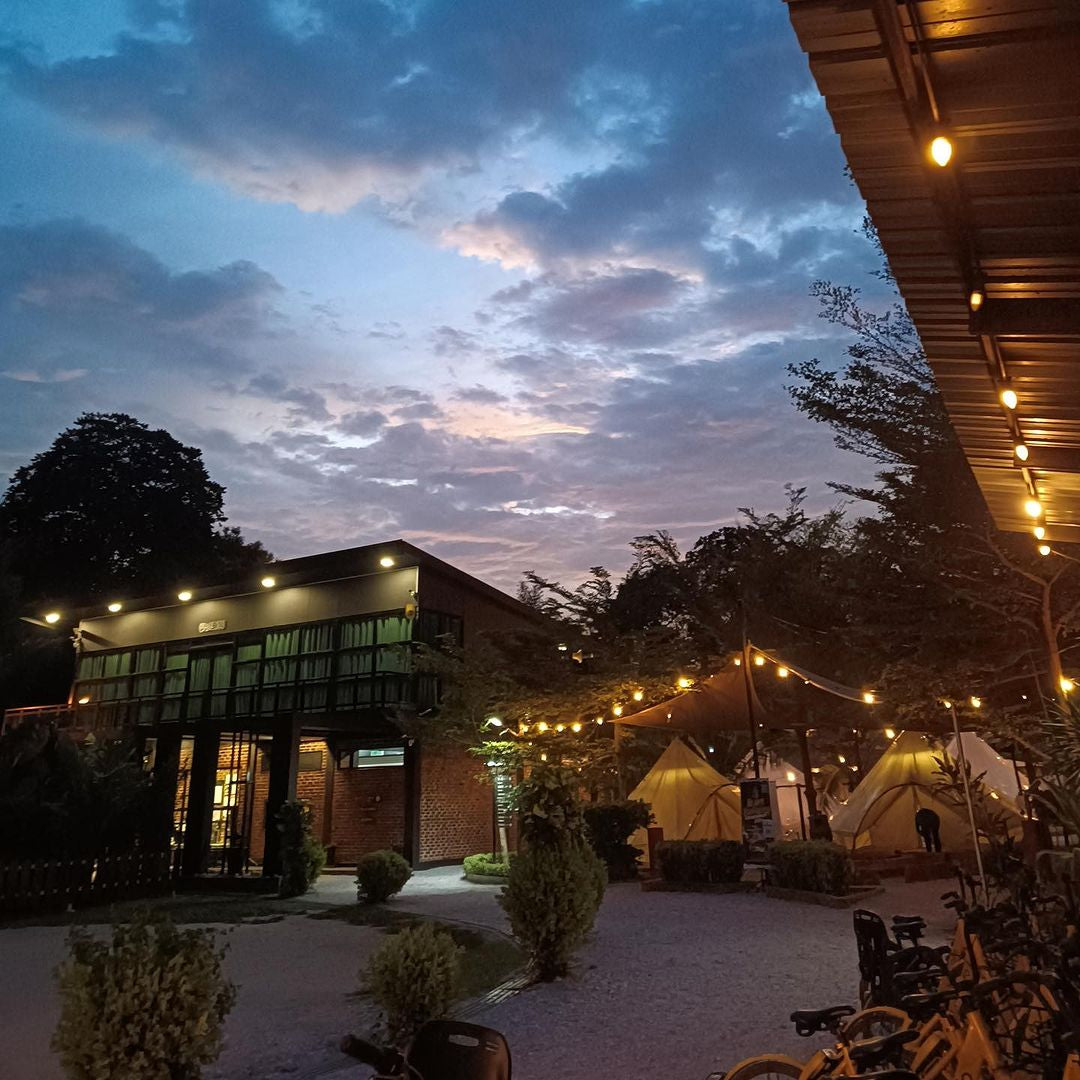 Deluxe Tent Bed & Breakfast - Gopeng Glamping Park (8 Pax WEEKDAYS ONLY)