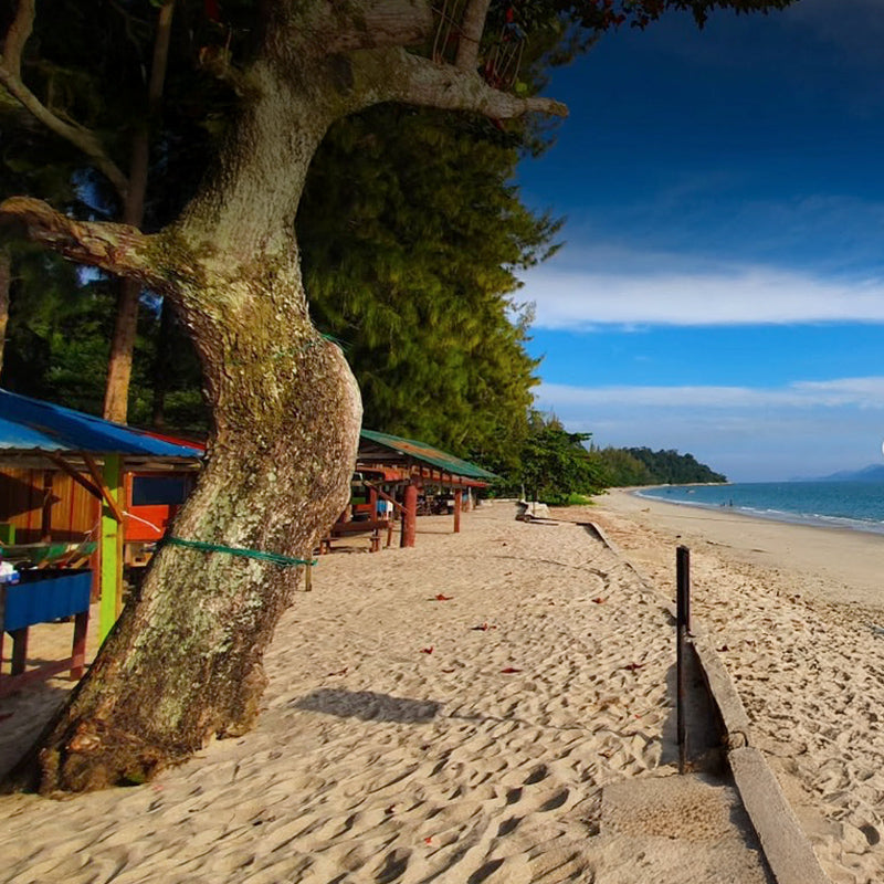 Senangin Bay Beach, Lumut